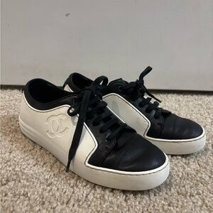 CHANEL Black & White Leather Sneakers – Size 7
